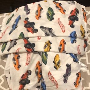 Hot Wheels twin sheet set with two pillow cases
